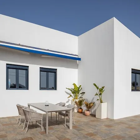 Βίλα Arizona - 3-bedroom House By The Sea *