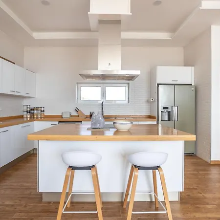 Βίλα Arizona - 3-bedroom House By The Sea